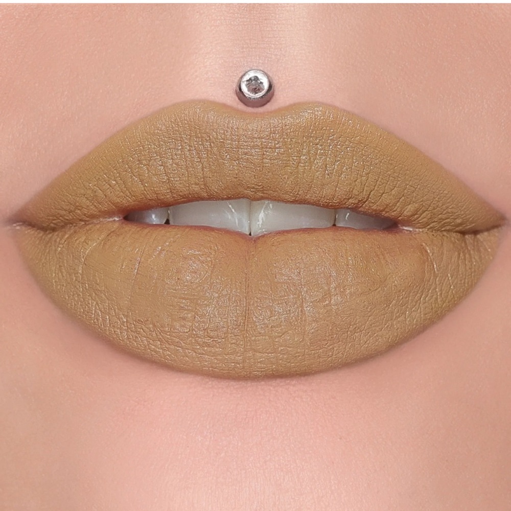 🌸 4/$25 Star Velvet Trap Lipstick -Unphazed